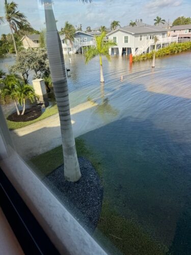 Fort Myers Beach sees some street flooding